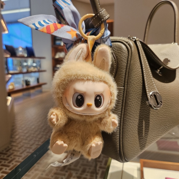 POP Mart Labubu Baba from Have A Seat collection - Picture 5 of 6